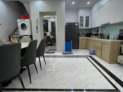 BÁN NHÀ VÕ CHÍ CÔNG, NHÀ ĐẸP, 6 TẦNG THANG MÁY, Ô TÔ ĐỖ CỔNG, FULL NỘI THẤT – 10 TỶ