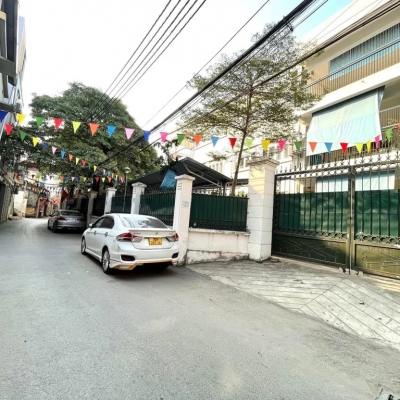 NHÀ MỚI SẴN VỀ Ở LUÔN - 3 THOÁNG - NGÕ Ô TÔ LÙI TẬN CỬA - MẶT TIỀN MIÊN MAN 5.2M
