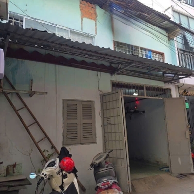 Nhà hẻm 737/114/1 Lạc Long Quân, Phường 10, Tân Bình, Hẻm 3,3m, 5,85x7,45m, Cn 39,7 m2, trệt 1 lầu, 4,9 tỷ TL