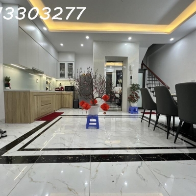 BA BƯỚC RA PHỐ - HỘ KHẨU HAI BÀ - 1 CĂN ĐỘC LẬP - 5 TẦNG THANG MÁY - NGÕ THẲNG - NGAY NGÃ TƯ CHỢ MƠ - 34M² - MẶT TIỀN 5.5M