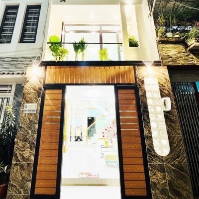 O2110 ????nhà Thích Quảng Đức Phú Nhuận, SHR, Nở hậu, HXH, 2 tầng, 4x13m, 9.x tỷ