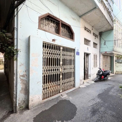 Hồng mai bán 60M tặng nhà lô góc ô tô vào nhà hai bà trưng