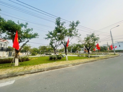 NAM VIỆT Á – LÔ GÓC DIỆN TÍCH KHỦNG – 1 MẶT TIỀN, 2 MẶT KIỆT Ô TÔ – KỀ BIỂN, SÁT SÔNG & BẾN DU THUYỀN – ĐỐI DIỆN ĐẢO KIM CƯƠNG ????