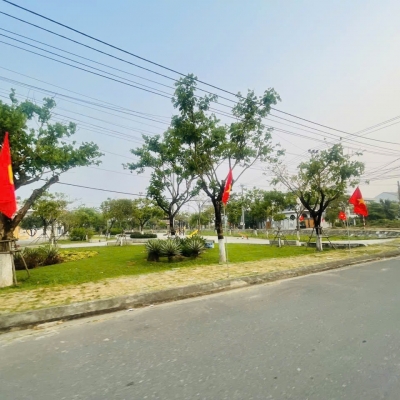 NAM VIỆT Á – LÔ GÓC DIỆN TÍCH KHỦNG – 1 MẶT TIỀN, 2 MẶT KIỆT Ô TÔ – KỀ BIỂN, SÁT SÔNG & BẾN DU THUYỀN – ĐỐI DIỆN ĐẢO KIM CƯƠNG ????