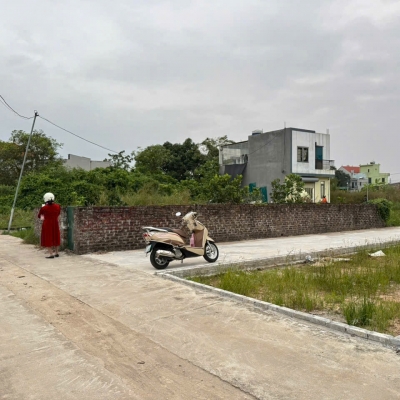 Bán đất thôn Ấp Tre, xã Quang Minh. Lô góc. Gần trường CD Y Dược và KCN Quang Minh