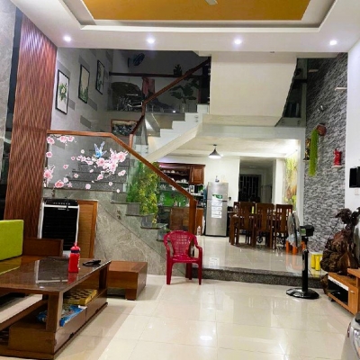 Tìm Gì Xa – Gần Highlands 3/2 Q10 - 4PN Rộng Rãi – Hẻm Xe Hơi Thẳng Đẹp