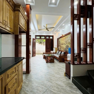 Bán nhà Phố Trạm 30m 5 tầng ô tô qua hơn 8 tỷ