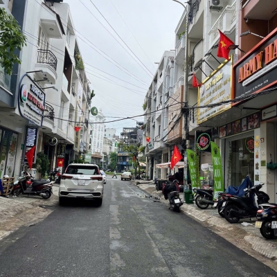 BÁN NHÀ MẶT TIỀN ĐƯỜNG HOA, P. 2, QUẬN PHÚ NHUẬN, TP. HỒ CHÍ MINH.