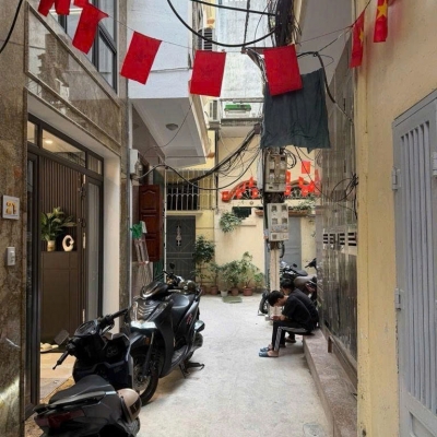 Bán nhà ngõ quỳnh 5 tầng long lanh ô tô cách 50M hai bà trưng