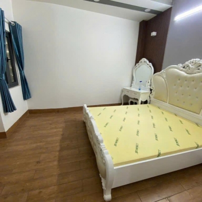 Nhà đẹp 4 tầng hẻm xe hơi giá chỉ 5,6 tỷ ngay Phạm Văn Đồng.