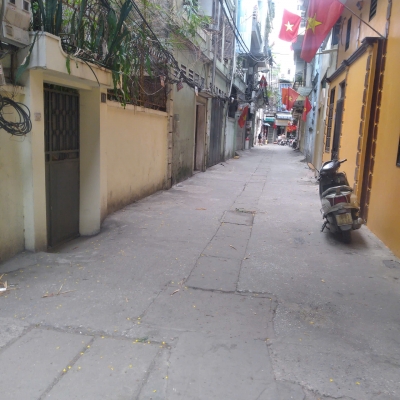 Phân lô lô góc ô tô tránh vào nhà bán 82M tặng nhà đường hoàng mai