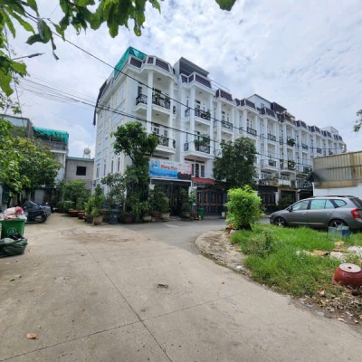 ????BÁN ĐẤT THỔ CƯ HXH NGANG 10m THẠNH LỘC 31 Q.12- DT 100m2 (10x10) chỉ hơn 7tỷ????

☘️Diện tích ngang khủng 10m dài 10m vuông vức
☘️Hiện trangk đất trống DT đẹp cho khách xây siu phẩm
????Hẻm xe hơi 7m gần MT Thạnh Lộc 31, Gần Thạnh Lộc 19, Ngã Tư Ga