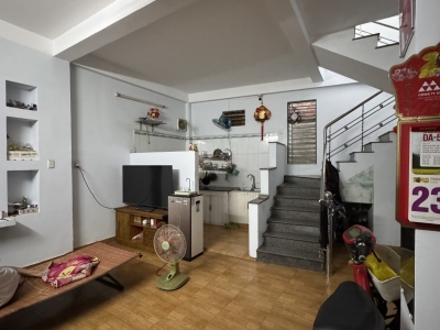 # Nhà sát đường Núi Thành, 38m2, 2 tầng , 2.x tỷ