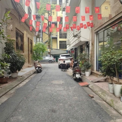 TÒA VĂN PHÒNG HUỲNH THÚC KHÁNG - 70M² - 6 TẦNG TM - Ô TÔ VÀO NHÀ - CHO THUÊ 50 TRIỆU/THÁNG