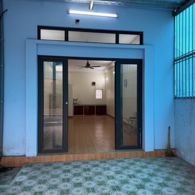 DUY NHẤT 1 LÔ ! mặt đê phúc lợi 56m bán đất tặng nhà c4 vỉa hè rộng chỉ 5 tỷ 6 còn tl. LH 0936123469
