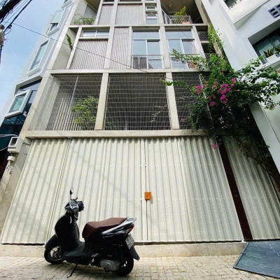 Nhà 4 tầng + lửng, thang máy, 11 phòng – MT Nguyễn Duy, Bình Thạnh – Giá 19 tỷ!