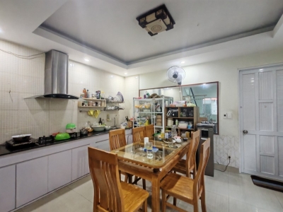 # Góc kiệt 3m thẳng thông 30m ra MT Nguyễn Tri Phương, 70m2, 5.x tỷ