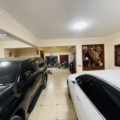 Bán nhà khu Liễu Giai, 124m², ô tô vào nhà, thang máy, giá chỉ 22 tỷ