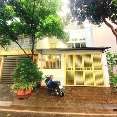 Cho thuê biệt thự Mỹ Đình, 100m2, 4 tầng, lô góc view vườn hoa, giá chỉ 28 triệu/tháng