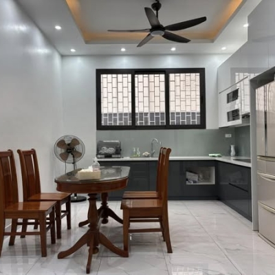 Cho thuê nhà làm VP, Spa, KD online Phố Hoàng Ngọc Phách, 4 tầng x 50m2