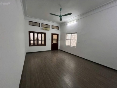 Cho thuê nhà Nguyễn Trãi, 43m2 x 3.5 tầng, 2 ngủ, 8 Triệu KD, kho, ở gđ, nhóm đi làm