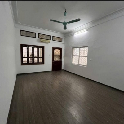 Cho thuê nhà Nguyễn Trãi, 43m2 x 3.5 tầng, 2 ngủ, 8 Triệu KD, kho, ở gđ, nhóm đi làm