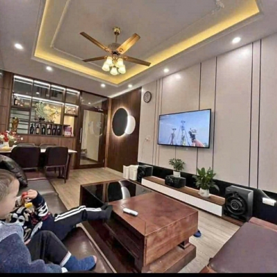 ĐẶNG VĂN NGỮ – DIỆN TÍCH 56M² – 4 TẦNG – MẶT TIỀN 6M