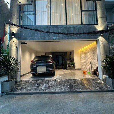 bán nhà lô góc Ngọc Thuỵ, 50m x 7 tầng, mặt tiền 6.2m, gara, full nội thất