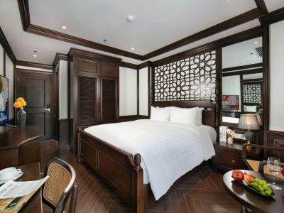 Bán khách sạn mặt phố Lương Ngọc Quyến, 79m2, 5 tầng, mặt tiền 5.4m, 77.6 tỷ, kinh doanh đỉnh