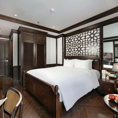 Bán khách sạn mặt phố Lương Ngọc Quyến, 79m2, 5 tầng, mặt tiền 5.4m, 77.6 tỷ, kinh doanh đỉnh