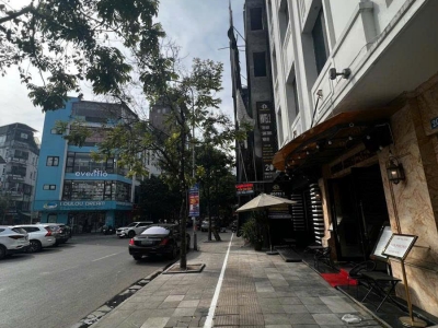 BÁN NHÀ MẶT PHỐ TT CẦU GIẤY 140M2 x 3T, MT 10,5M - ĐẦU TƯ