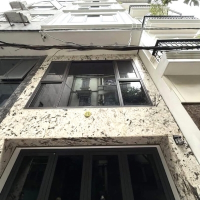 YÊN HÒA 42M-13,5 TỶ-10M RA PHỐ,Ô TÔ ĐỖ CỬA,2 THOÁNG,NỘI THẤT XỊN,SỔ VUÔNG ĐẸP