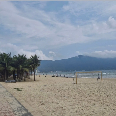 - Đất biển tân trà sát CoCobay, lô góc 2 mặt tiền phù hợp xây căn hộ, khách sạn, CaFe kinh doanh…