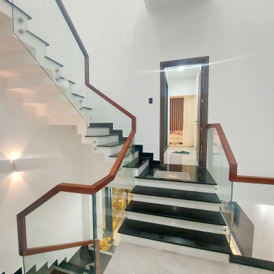 ► MT Đường 5.5m nhánh Lý Tự Trọng, 81m2, 2 mặt thoáng, 3.5 tầng đúc mới đẹp, 8.x tỷ