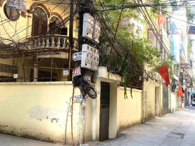 Ngõ 299 đường hoàng mai bán 82M tặng nhà lô góc 7 chỗ quay đầu kinh doanh