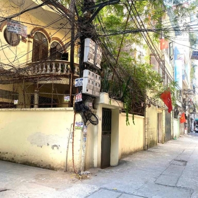 Ngõ 299 đường hoàng mai bán 82M tặng nhà lô góc 7 chỗ quay đầu kinh doanh