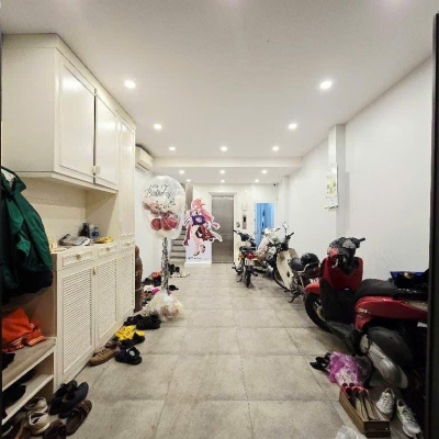 Cổ Linh - Đối diện Aeon Mall - Ô tô vào nhà - 7 tầng thang máy - 8.7 tỷ