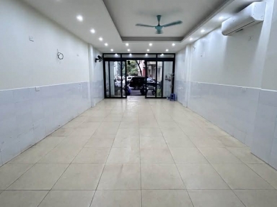 nhà đẹp Ngọc Lâm, 70m x 5 tầng, kinh doanh, vỉa hè, ôtô tránh