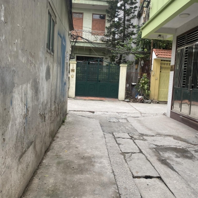 Bán nhà ô tô đỗ cửa, Ngã 3 Ngọc Hồi Thanh Trì 45mX5m 4 Tầng giá 3.45 tỷ