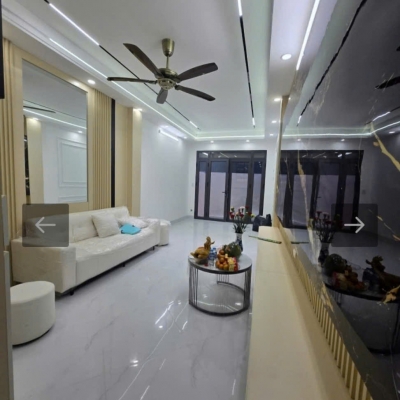 CHỈ 8,5 TỶ – NHÀ 5 TẦNG THANG MÁY – MẶT NGÕ – TRUNG TÂM HAI BÀ TRƯNG