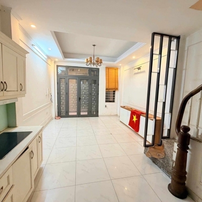 THỤY KHUÊ DT 31M x6 TẦNG 8,4 TỶ NGÕ THÔNG BA GÁC TRÁNH,60M RA HỒ