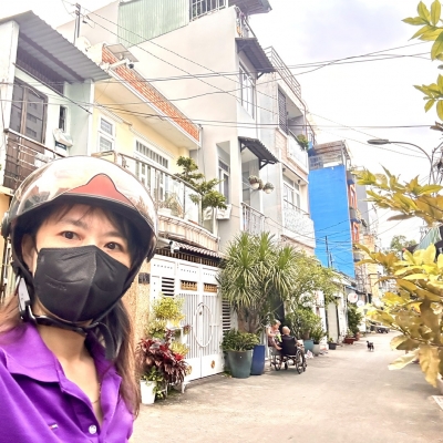 BÁN NHÀ XE HƠI ĐẬU CỬA- Đ. BẾN VÂN ĐỒN- NGANG NỞ HẬU- LƯU THÔNG KHÁNH HỘI- HOÀNG DIỆU- GẦN TRƯỜNG ĐẠI HỌC NGUYỄN TẤT THÀNH.