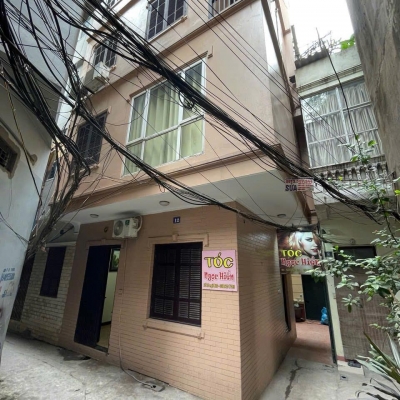 Chính chủ cho thuê nhà nguyên căn 5 tầng phố Đê La Thành, trung tâm quận Ba Đình, gần chợ