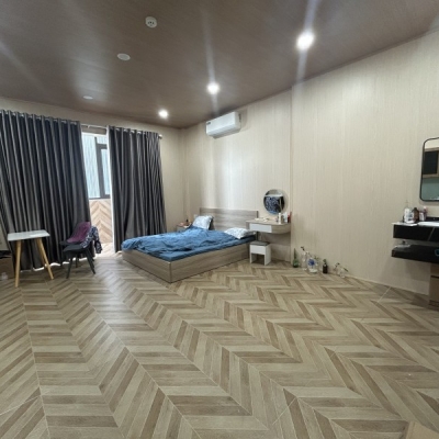 ► MT Đường 7.5m Thủy Sơn gần Bãi Tắm Sơn Thủy, 108m2, 5 tầng hiện đại, 13.2 tỷ