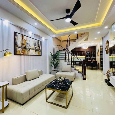 BÁN GẤP NHÀ ĐẸP - LÔ GÓC HOÀNG QUỐC VIỆT  40M X 5T Ô TÔ-  KD- 9.8 TỶ