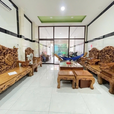 BÁN TOÀ CHDV GIÁ RẺ 15 PHÒNG 110M2- HXT- ĐƯỜNG LÊ VĂN KHƯƠNG QUẬN 12 CHỈ HƠN 7 TỶ- NGANG 4,5M

????Diện tích ngang 4,5 dài 24m
????Hoàn công đầy đủ 1 trệt 3 lầu
????Hiện có 12 phòng cho thuê (đang cải tạo thêm 4 phòng)
????Sổ vuông vức công chứng nhanh
??