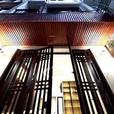 xuân la 33m x5 tầng 10,8 tỷ full nội thất,ô tô đỗ cửa,5p ra hồ tây