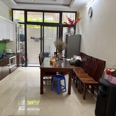 Vị trí ngõ 92 to rộng đẹp nhất tuyến phố Nguyễn Khánh Toàn, ngõ ô tô tránh, nhà mình cách ô tô