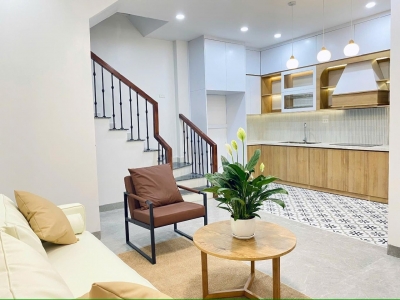 NGUYỄN LƯƠNG BẰNG-ĐỐNG ĐA-NHÀ ĐẸP-5 TẦNG-DT 43 M2 GIÁ CHỈ 7.5 TỶ