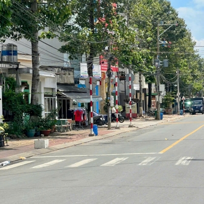 BÁN NHÀ 2 TẦNG 100M2- TRẦN QUANG KHẢI – HẺM Ô TÔ – GẦN BIG C (GO) DĨ AN.